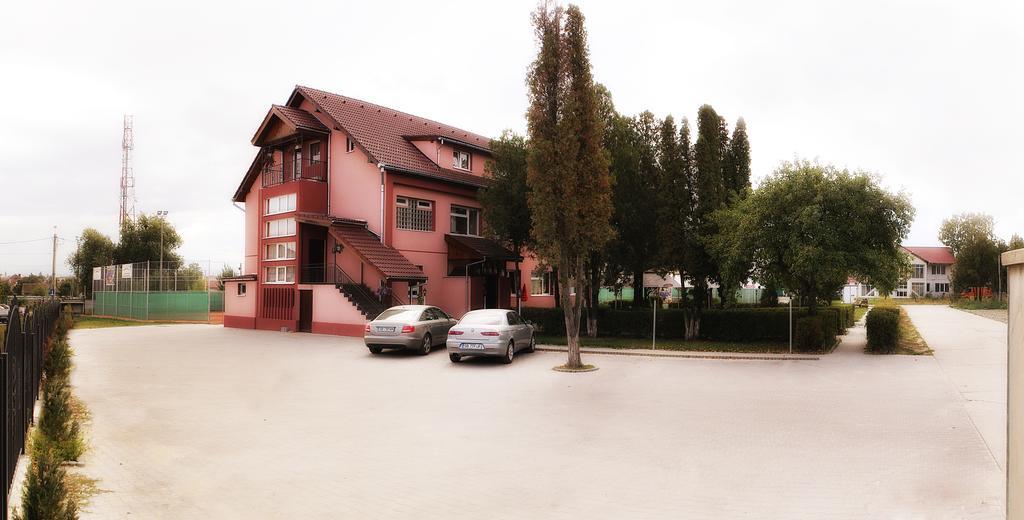 Hotel Pamira Сібіу Екстер'єр фото