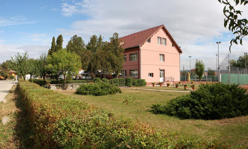 Hotel Pamira Сібіу Екстер'єр фото